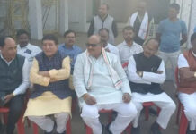 मुख्यमंत्री का पुतला दहन कर कांग्रेसजनों ने जताया विरोध