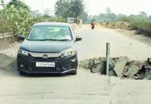 प्रशासन ने हसदेव पुल पर लगाया प्रतिबंध, दौड़ रहे वाहन