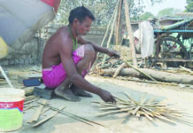 अपने कला-कौशल को जिंदा रखने बंसोड़ों की कोशिश जारी, लेकिन बांस का संकट