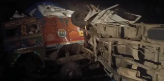 KORBA:हाईवा और पिकअप में भिड़ंत,चिपक कर दो मौत,तीसरा गम्भीर घायल