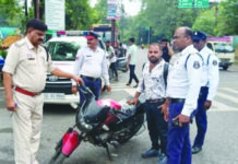 महंगा पड़ रहा मॉडिफाई साइलेंसर का शौक, जिले भर में कार्रवाई