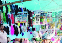 धूमधाम से सजे बाजार, आज रात जलेगी होलिका