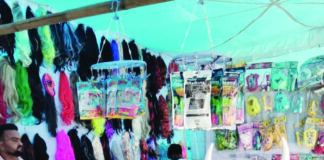 धूमधाम से सजे बाजार, आज रात जलेगी होलिका