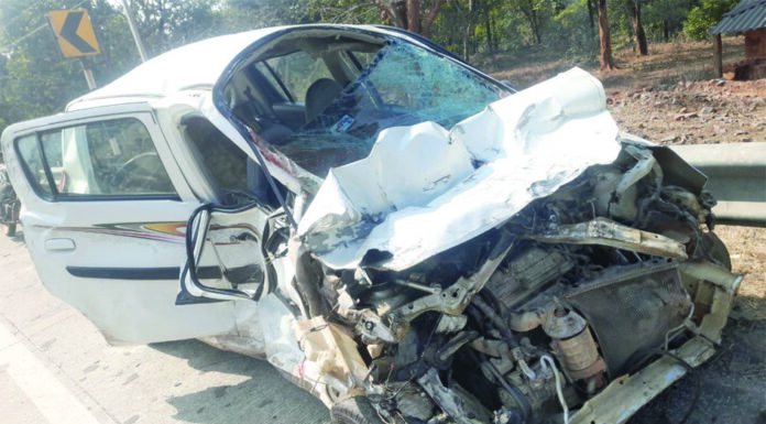 एनएच 130 में मोरगा के पास दो गाडिय़ों की भिड़ंत, दो की मौत