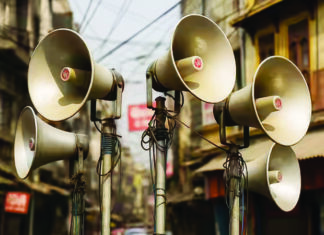 परीक्षा के दौर में लाउड स्पीकर का शोर परेशान कर रहा छात्रों को