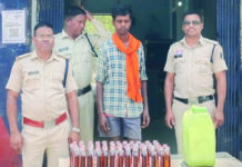 अवैध अंग्रेजी शराब के साथ आरोपी चढ़ा पुलिस के हत्थे, नेटवर्क पर नजर