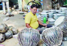 होली नजदीक पर नगाड़ों की मांग सामान्य