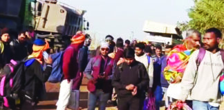 रोजगार के लिए नीलकंठम पर दबाव के साथ प्रदर्शन, पुलिस ने की कार्रवाई