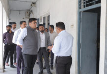 लाइवलीहुड कॉलेज कोरबा में विभिन्न प्रशिक्षण कार्यक्रमों का कलेक्टर ने किया निरीक्षण