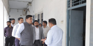 लाइवलीहुड कॉलेज कोरबा में विभिन्न प्रशिक्षण कार्यक्रमों का कलेक्टर ने किया निरीक्षण