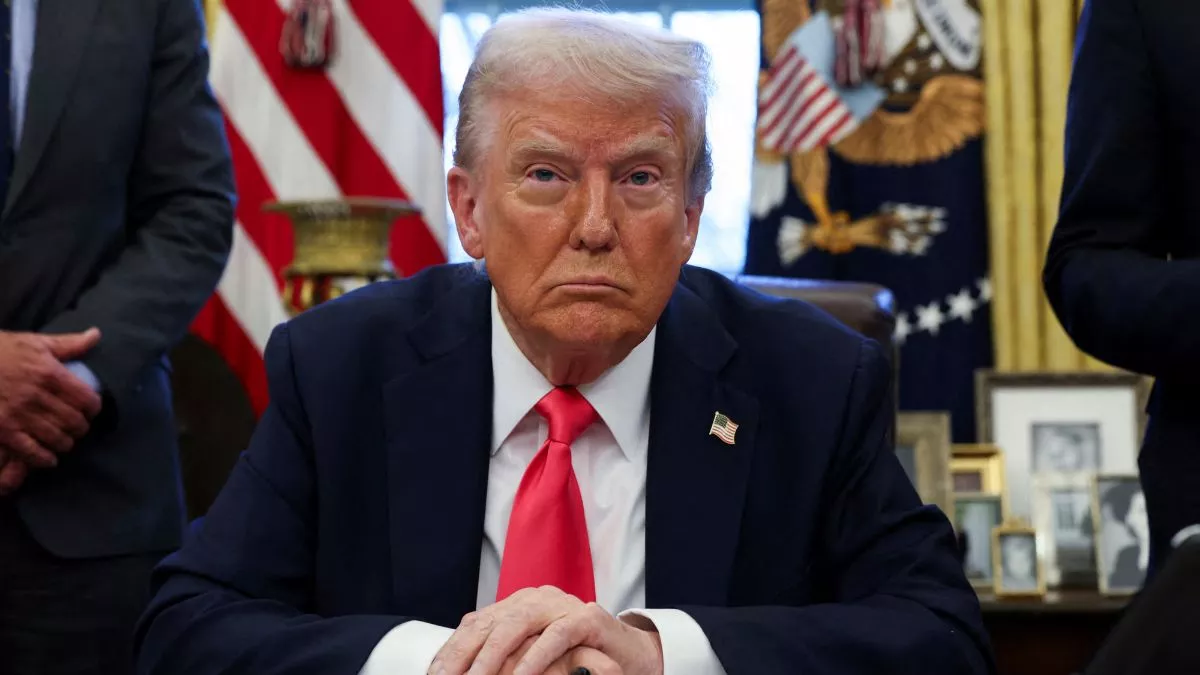 25_03_2025-trump_gold_card_23905470