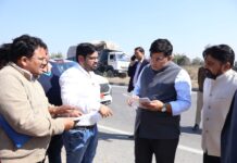 यातायात दबाव कम करने हेतु प्रस्तावित सडक़ों का कलेक्टर ने किया निरीक्षण