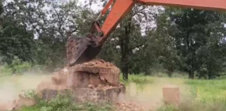 सुरक्षाबलों की बड़ी कार्रवाई: नक्सलियों का 15 फीट ऊंचा स्मारक ध्वस्त