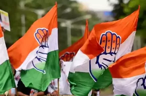 17 कांग्रेसियों ने पार्टी से दिया इस्तीफा, पूर्व मंत्री की बहू भी शामिल