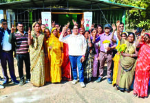 स्वच्छता और प्रोत्साहन राशि पर गांव में चर्चा की सलाहकार मोनिका सिंह ने