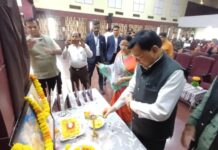 जिला स्तरीय योग प्रतियोगिता में छात्राओं ने दिखाया दम, योग के महत्व पर बोले केबिनेट मंत्री और महापौर..