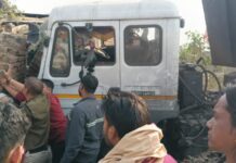 घर में घुसा ट्रेलर, एक मौत