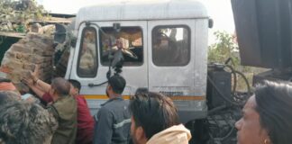 घर में घुसा ट्रेलर, एक मौत