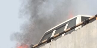 KORBA BREAK: ओव्हरब्रिज पर लगी आग,स्कार्पियो चपेट में