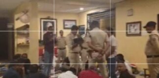 इंदौर: IAS के फार्म हाउस पर पुलिस का छापा, 13 लाख से ज्यादा कैश बरामद; 18 जुआरी गिरफ्तार