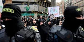 ईरान में मानवाधिकारों का घोर उल्लंघन, अस्पतालों में इलाज करा रहे प्रदर्शनकारियों को पकड़ रही पुलिस