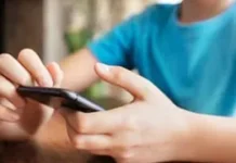 बच्चों के सोशल मीडिया इस्तेमाल पर बैन लगाएगा कर्नाटक, आंध्र प्रदेश में भी तैयारी