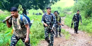 माओवादी हिंसा का अंत: जंगल का बदला मनोविज्ञान, थम रही बंदूकें; भरोसे की खुली राह