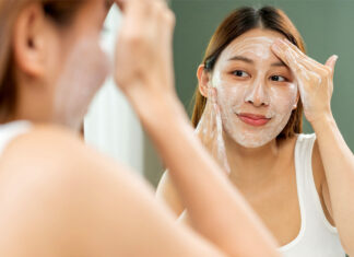 अपनी त्वचा के प्रकार को ध्यान में रखते हुए चुनें स्क्रब, नहीं होगा कोई नुकसान