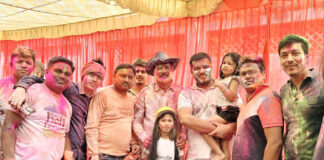 मोदी के साथ नगरवासियो ने जमकर मनाई होली