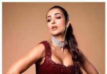 थाई स्लिट ड्रेस में मलाइका अरोड़ा ने दिए सिजलिंग पोज