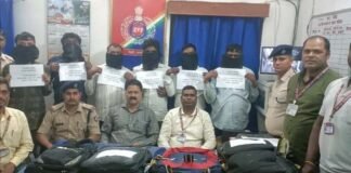 ट्रेनों में चोरी करने वाला दिल्ली-हरियाणा का गैंग झारखंड में गिरफ्तार, ससुर-दामाद मिलकर चलाते थे गिरोह