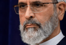 खामेनेई की मौत के बाद अलीरेजा अराफी को मिली ईरान की कमान, काउंसिल ने बनाया सुप्रीम लीडर