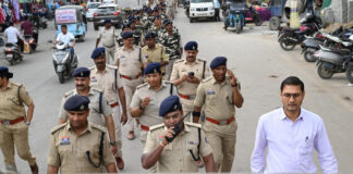 होली एवं रमज़ान ईद पर्व को शांतिपूर्ण संपन्न कराने कोरबा पुलिस का फ्लैग मार्च……