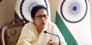 कुछ लोग हर किसी को पैसों से खरीदने की कोशिश कर रहे चुनाव से पहले सीएम ममता ने पार्टी नेताओं को किया सतर्क