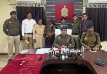 दादरखुर्द में बैंक अधिकारी के मकान में चोरी, मां-बेटा गिरफ्तार