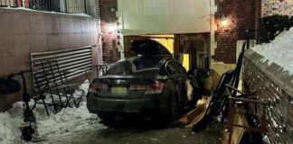 मिशिगन हमला: यहूदी प्रार्थना स्थल में ट्रक घुसने से हडक़ंप, सुरक्षाकर्मियों की गोलीबारी में हमलावर ढेर