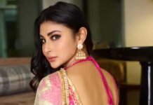 मौनी रॉय ने व्हाइट साड़ी में ढाया कहर, बैकलेस ब्लाउज पहन दिए कातिलाना पोज