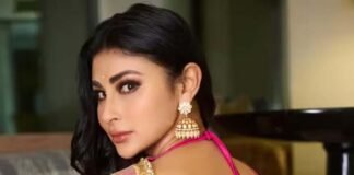 मौनी रॉय ने व्हाइट साड़ी में ढाया कहर, बैकलेस ब्लाउज पहन दिए कातिलाना पोज