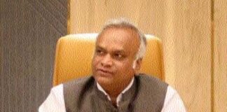 गवर्नर के फैसले पर प्रियंक खरगे ने कहा- स्पष्टीकरण देंगे