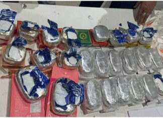 बाप रे! साबुन के पैकेट्स को काटकर जांच, जो मिला…