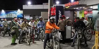 मिडिल ईस्ट संकट की मार: पाकिस्तान में ‘फ्यूल इमरजेंसी’, पेट्रोल-डीजल की कीमतें बढ़ने से मचा हाहाकार