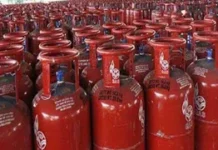 देश में घरेलू LPG 60 तो कमर्शियल सिलेंडर 115 रुपए हुआ महंगा, आज से प्रभावी होंगी नई दरें